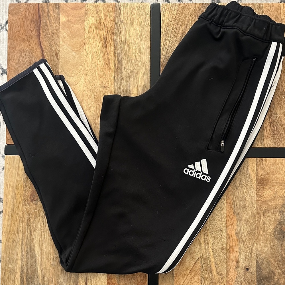 Adidas tapered ankle jogger